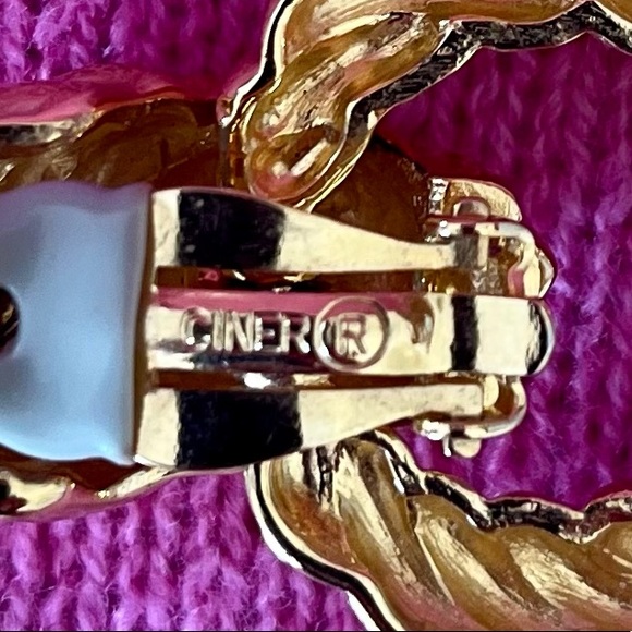 Ciner Vintage Door Knocker Clip on Earrings - Picture 7 of 12